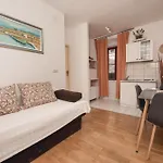 Ann Apartman *